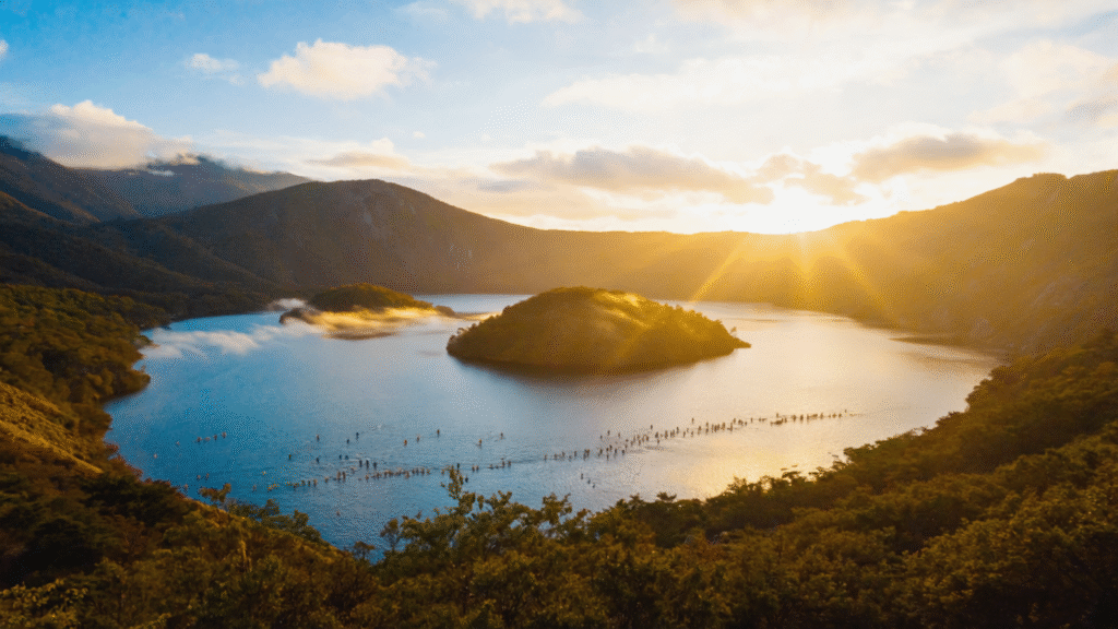 Laguna De Cuicocha 1024x576